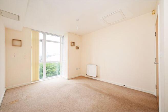 2 bed Apartment to rent Image 4