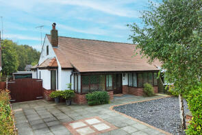 19, Glenway, Preston PR1 9AJ