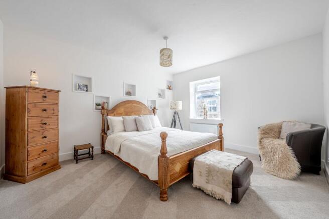 3 bed Terraced for sale Image 10