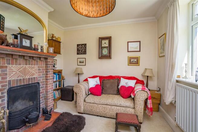 SITTING ROOM:
