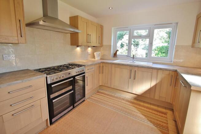 Kitchen 2.JPG