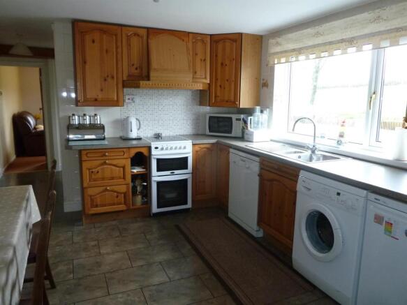 KITCHEN/BREAKFAST RO
