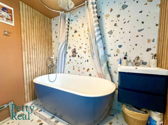 3 bed Cottage for sale Image 12
