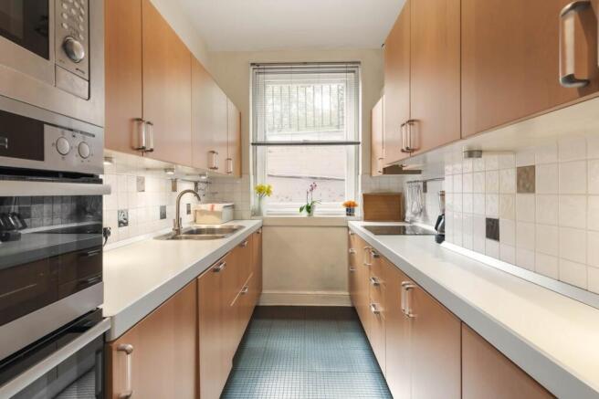Campden Hill Road, London photo 4