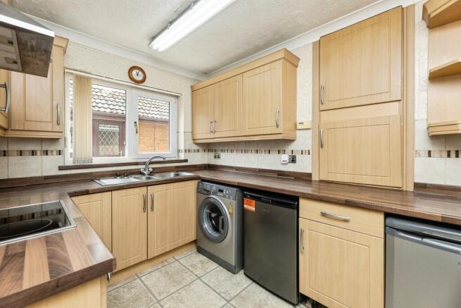 2 bed Detached Bungalow for sale Image 4