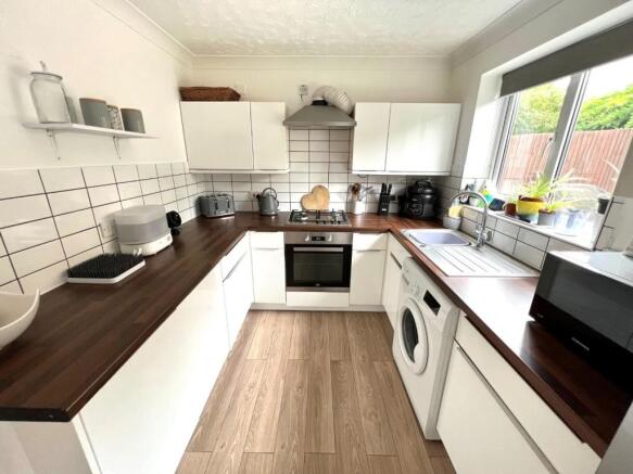 Kitchen...jpg