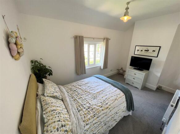 Bedroom 1B.JPG