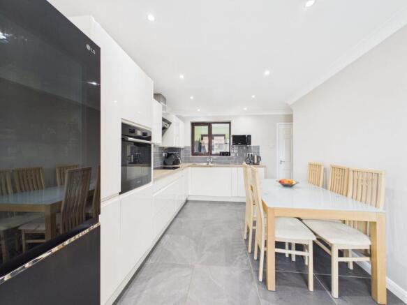3 bed Detached for sale Image 9