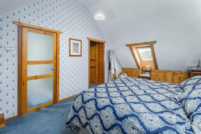 Master Bedroom-3.jpg