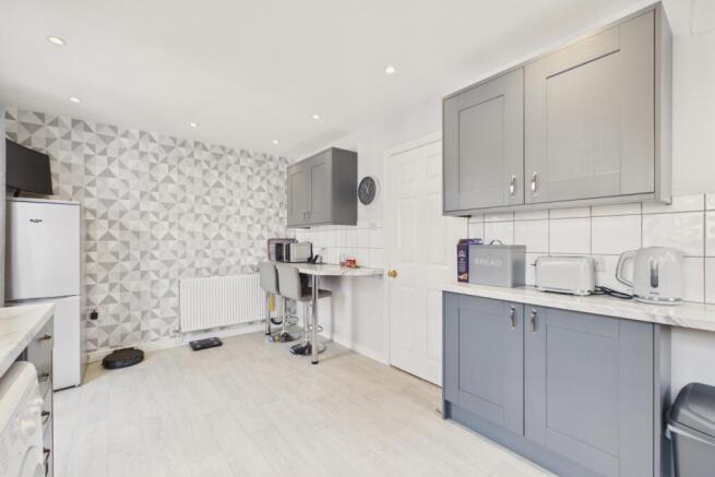 3 bed Semi-Detached for sale Image 5
