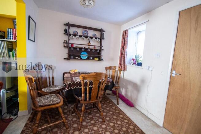 3 bed House for sale Image 9