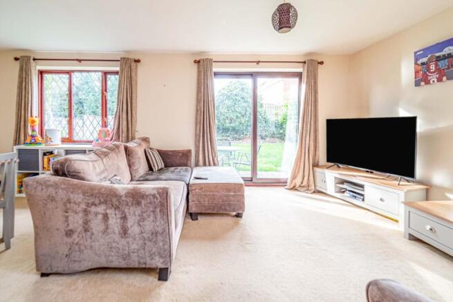 Lounge/Dining Room