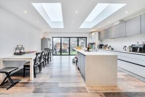 59, Court Way, London W3 0PY