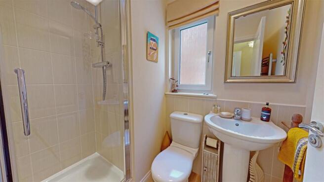 EN SUITE SHOWER ROOM