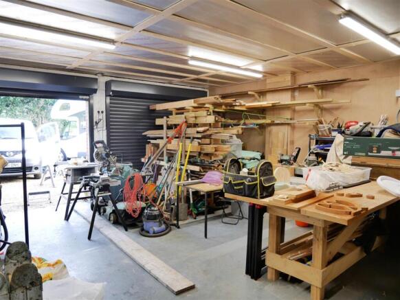 DOUBLE GARAGE WORKSHOP