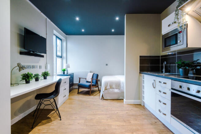 Flat 7, UNW, 1