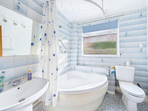 2 bed Detached Bungalow for sale Image 6