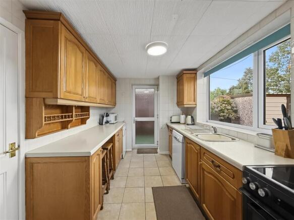 Hillview Drive, Upton, Wirral photo 4