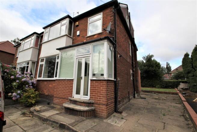 5 bed Semi-Detached to rent Image 12