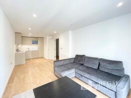 Flat 28, 3 Cornelia House, Caversham Road, Colindale, London NW9 4DU