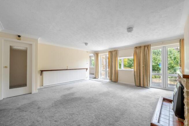 4 bed Detached Bungalow for sale Image 4