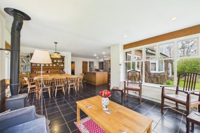 Kitchen/Dining