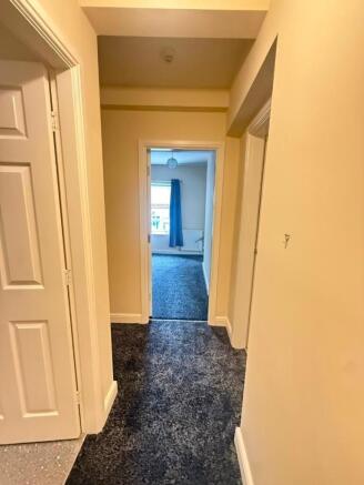 2 bed Flat to rent Image 11