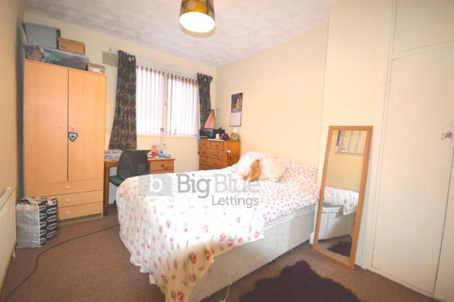 5 bed Terraced to rent Image 6