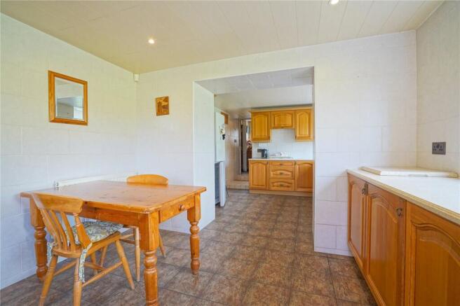 5 bed Detached for sale Image 5