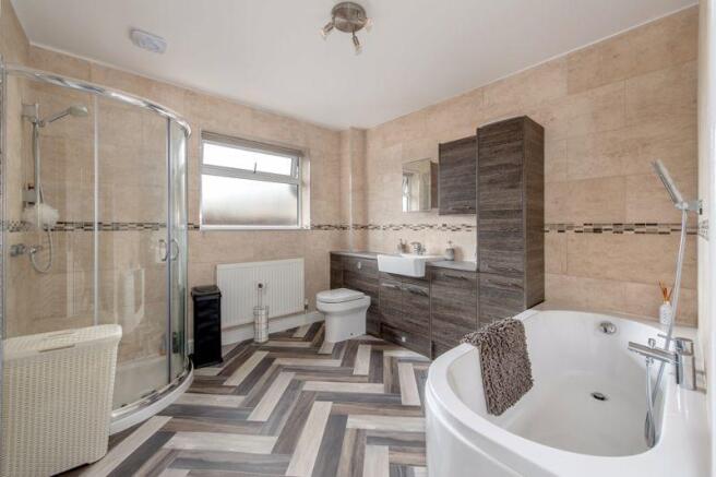 Bath/shower room