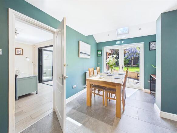 Manor Rise, Lichfield photo 4
