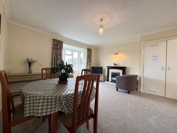 2 bed Apartment for sale Image 8