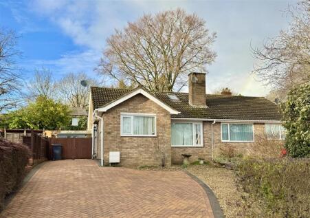 Tinglesfield, Stratton, Cirencester