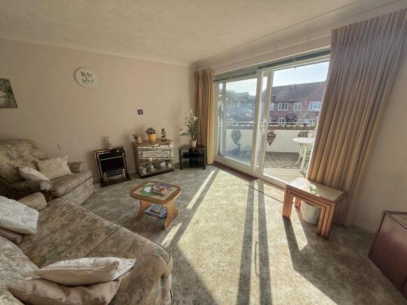 22 The Leas Loung...