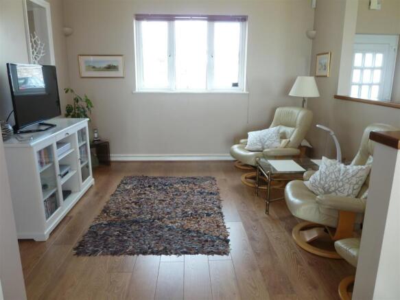 SNUG/TV AREA