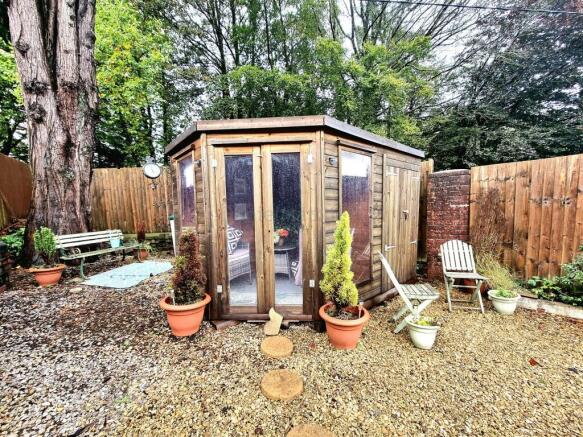 Summer House/Garden Room