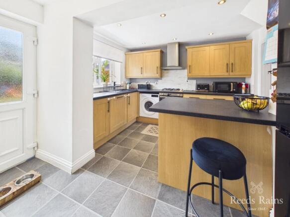 3 bed Semi-Detached for sale Image 10