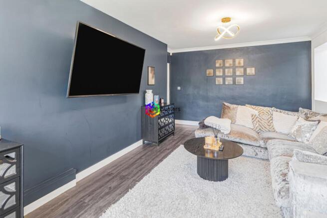 4 bed Detached Bungalow for sale Image 8