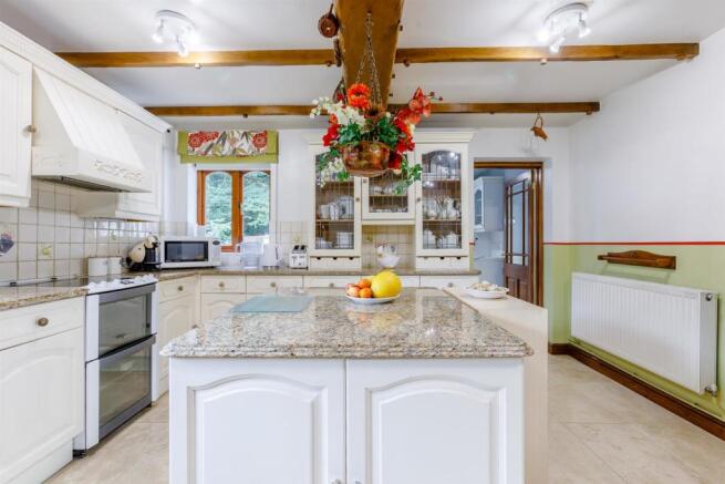 8482061-interior16.jpg