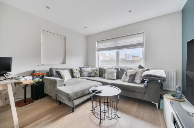 1383305-8-691c5d5...