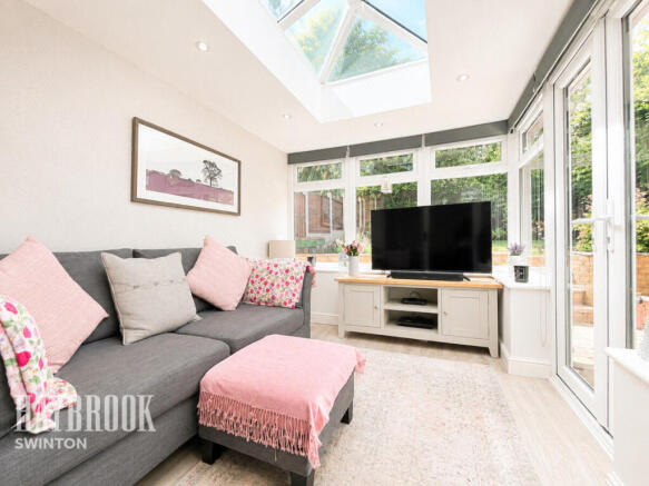 4 bed Detached for sale Image 4
