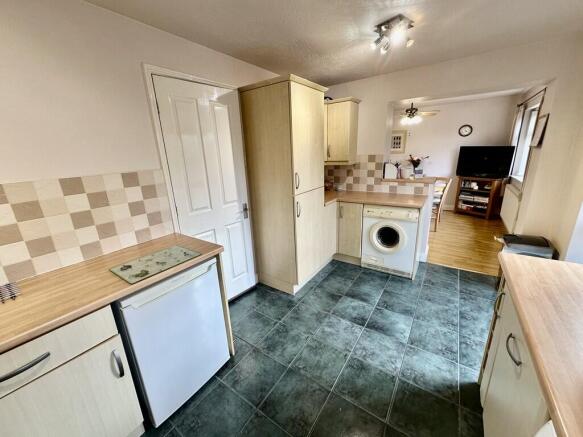 3 bed Semi-Detached for sale Image 12