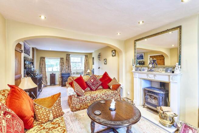 Lounge/ Dining Area
