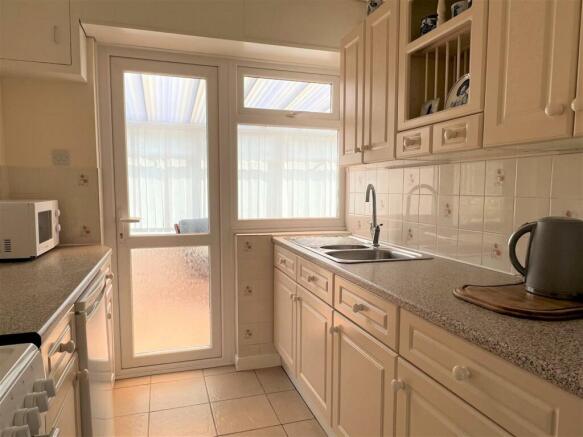 Kitchen: