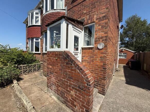 3 bed Semi-Detached for sale Image 11