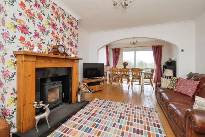 4 bed Detached for sale Image 5