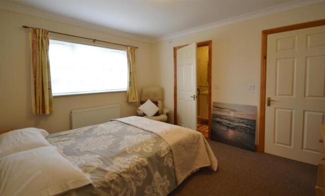 6 Master Bedroom.jpg