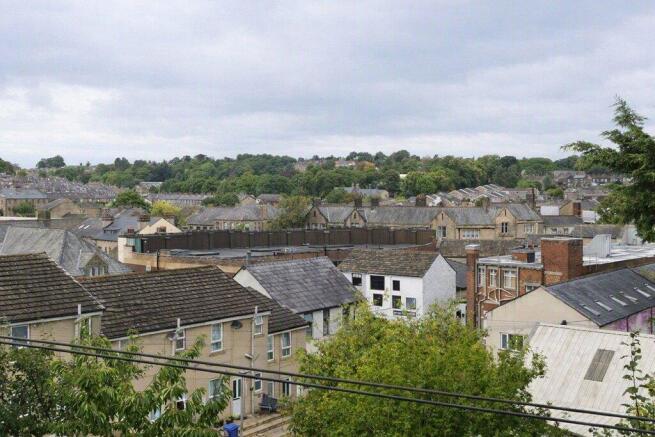 3 bed Terraced for sale Image 6