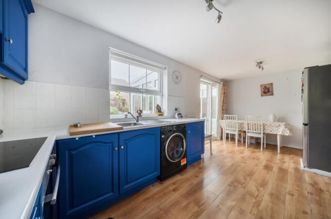 1380156-3-691f6c4...