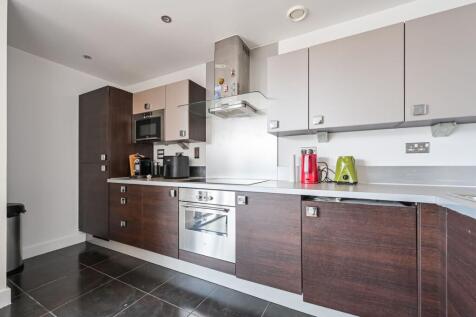 Blackwall Way, Canary Wharf, London, E14